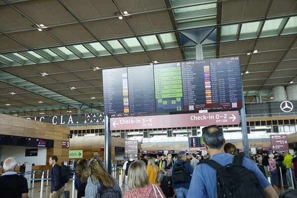 Cyberattack on Collins Aerospace disrupts flights at major European airports