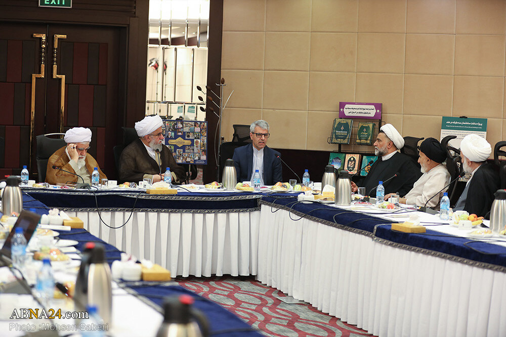 ?Ayetullah Remezani di gotûbêjê de bi reporterê ABNA re şirove kir:Li civînêya 195-ê ya Şûraya Bilind a Komela Cîhanî ya Ehlul Beytê(s.x) de çi qewimî