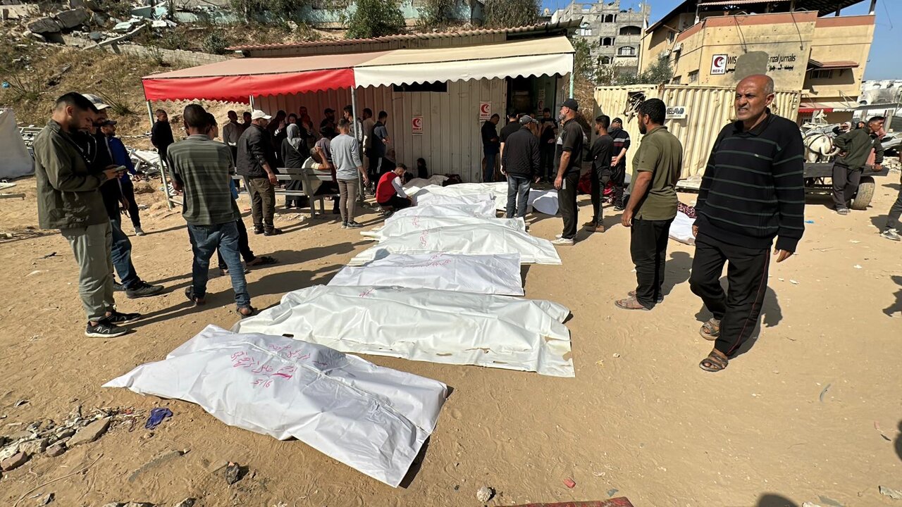 75 شهيدًا و304 إصابات جراء عدوان الاحتلال على غزة خلال 24 ساعة