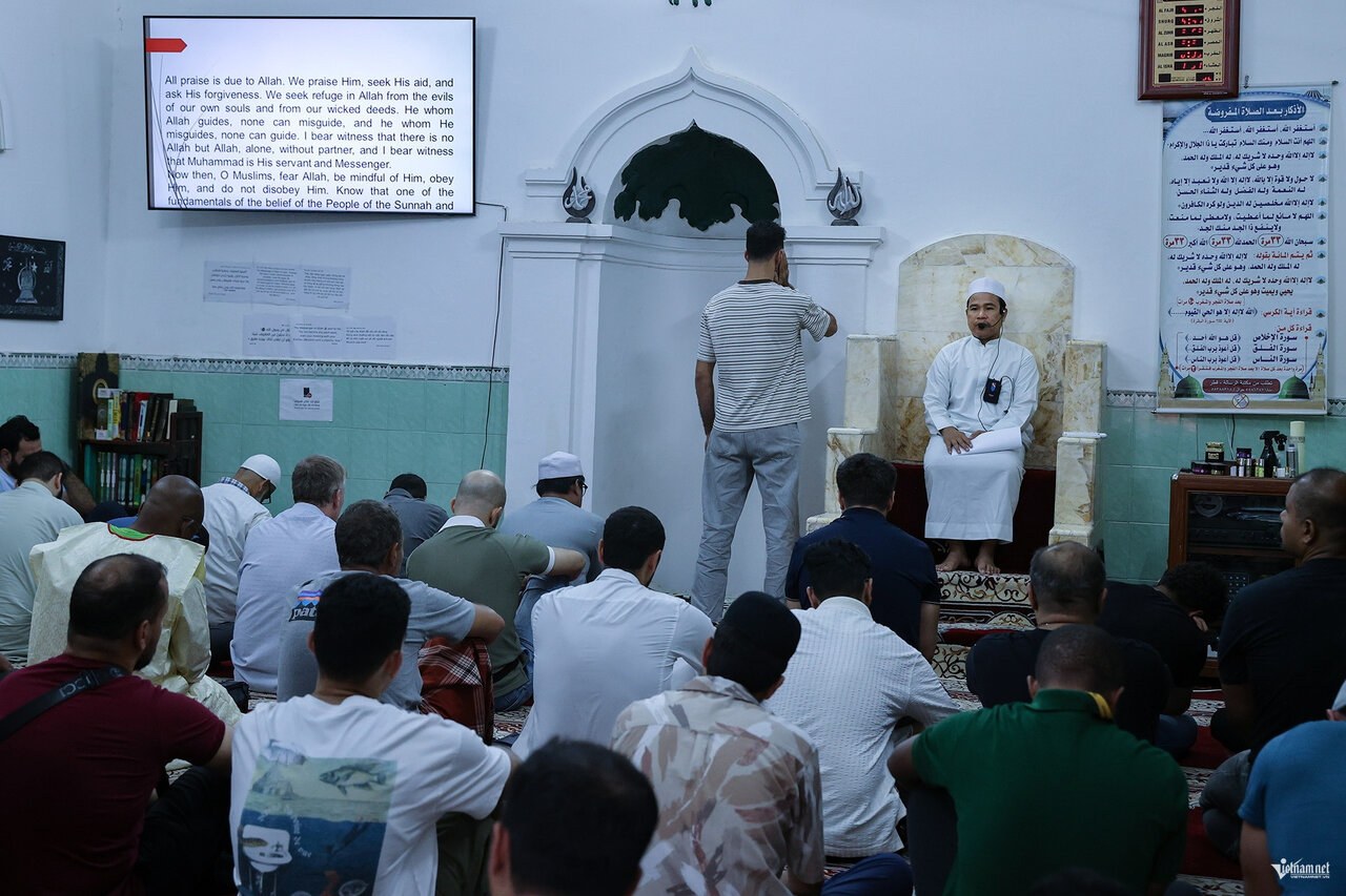 Hanoi’s Al-Noor Mosque, only mosque in northern Vietnam, welcomes all to explore Islamic culture, harmony