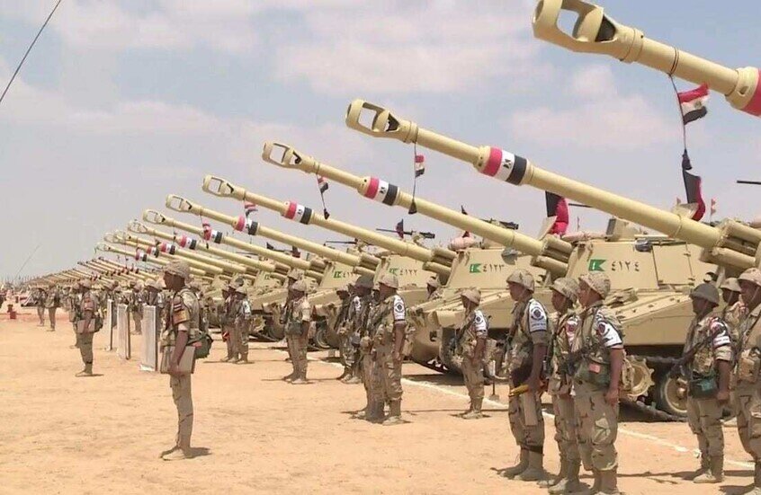 "خدعة نتنياهو".. خبير عسكري يكشف سر مخاوف إسرائيل من الجيش المصري في سيناء