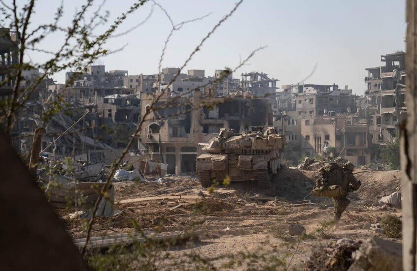 إصابة 8 جنود بانقلاب آلية عسكرية إسرائيلية على مشارف مدينة غزة