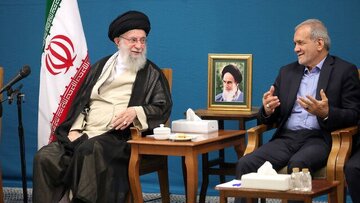 نیویارک جانے سے قبل، صدر پزشکیان کی رہبر انقلاب سے ملاقات