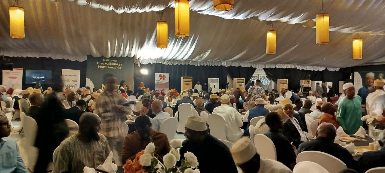 «جوایز آموزشی مفتی»؛ تانزانیا روز مفتی را با تجلیل از علم و دانش گرامی داشت + تصاویر