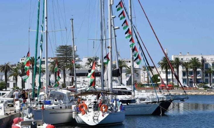 پرواز پهپادها بر فراز کشتی «دیر یاسین» در مسیر غزه