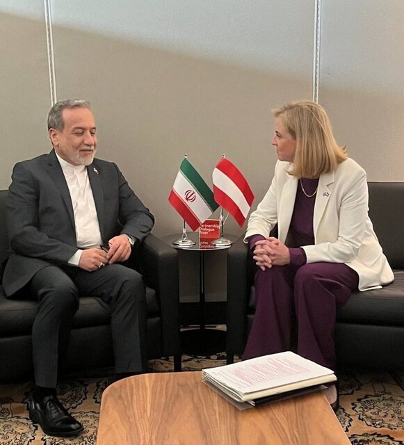 اعلام آمادگی اتریش برای مساعدت در ارتباط با حل و فصل پرونده هسته‌ای ایران