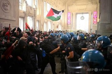 Milanda Qəzzaya dəstək aksiyasında nümayişçilərlə polis arasında qarşıdurma \ FOTO