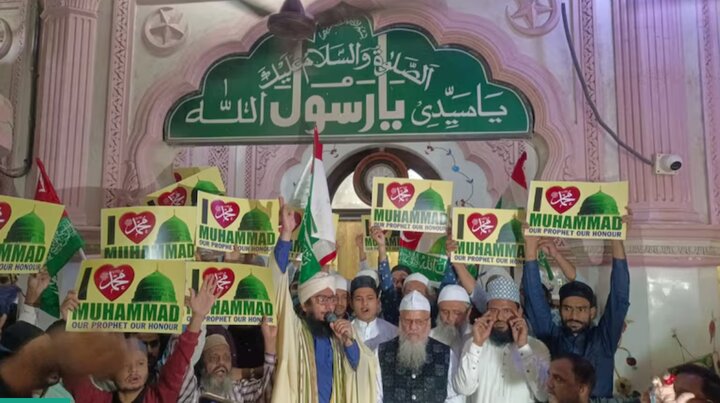 گزارشی از تداوم پویش گستردۀ I love Muhammad در هند و بازداشت ۱۷ نفر توسط پلیس