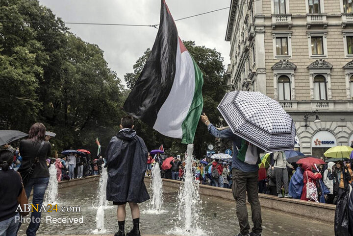 İtalya'nın Milano şehrinde Gazze'ye destek amacıyla gerçekleştirilen gösteriler