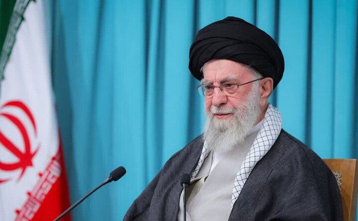 رہبر معظم انقلاب اسلامی حضرت آیت اللہ العظمی امام خامنہ ای 