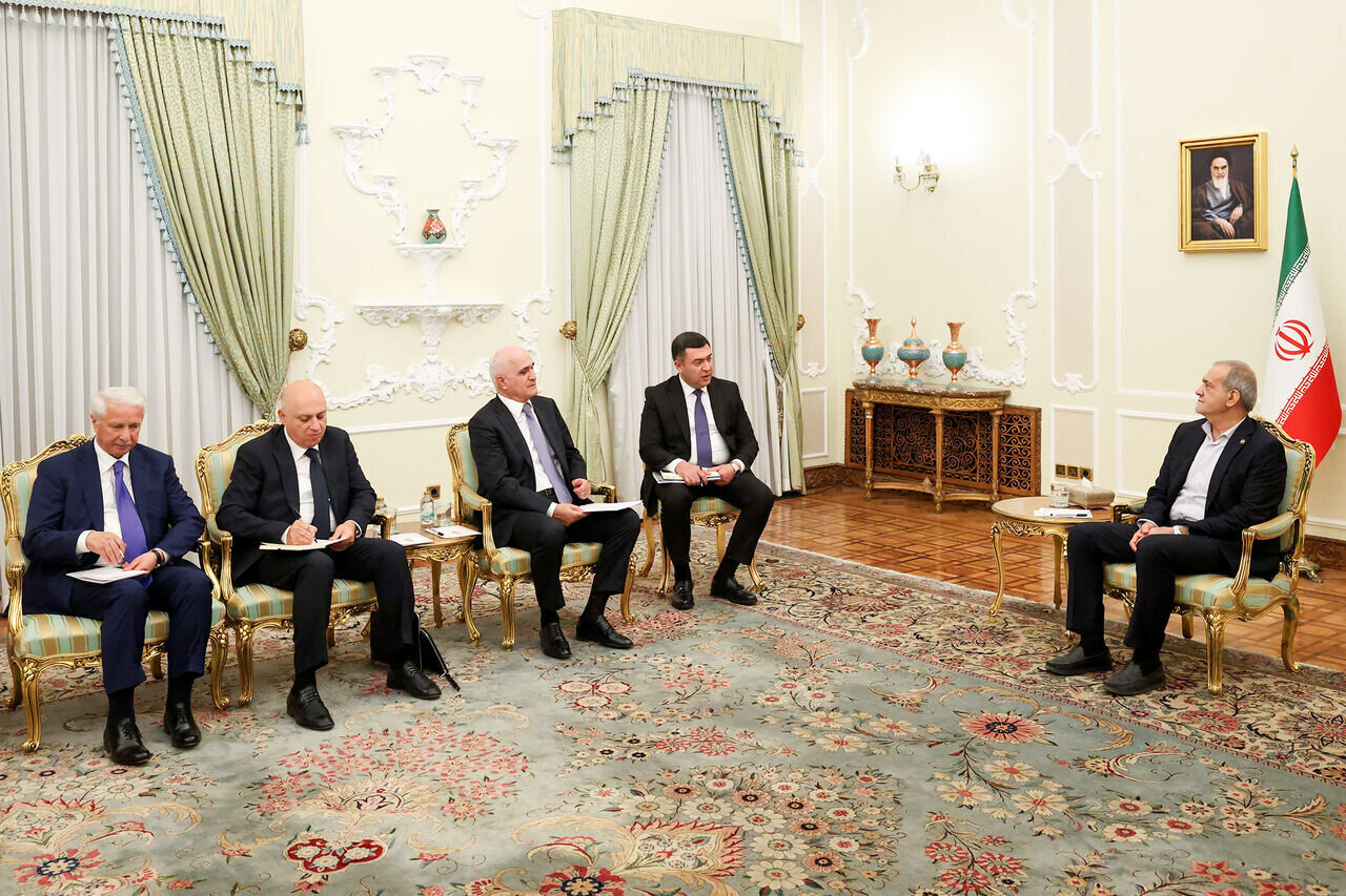 President Pezeshkian: Unity of Iran, Azerbaijan nullifies enemies’ plots