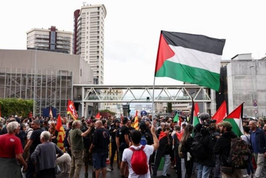 Italian Dockworkers strike across ports in solidarity with Palestinians