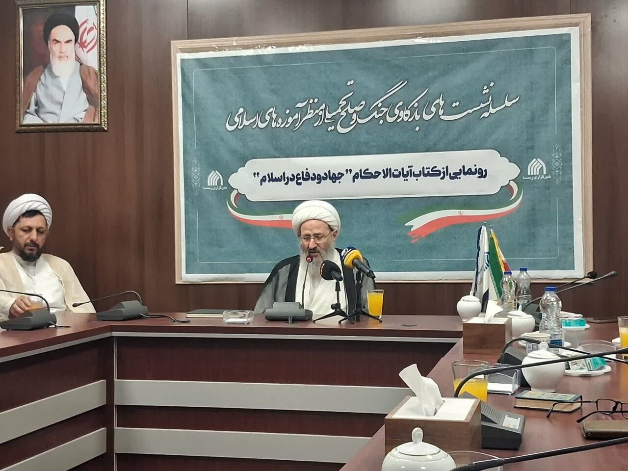 علم، تهذیب و بصیرت، سه بال موفقیت طلاب است