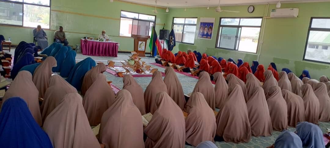Jamiatul - Mustafa (s) Tanzania | Madrasat Hazrat Zainab (sa) Yaendelea Kung’ara kwa Mafunzo ya Qur’an Tukufu kwa Mabinti wa Kiislamu +Picha