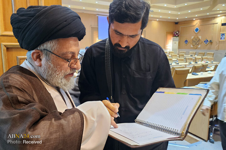 نشست علمی نسب شناسی در مکتب اهل بیت(ع)