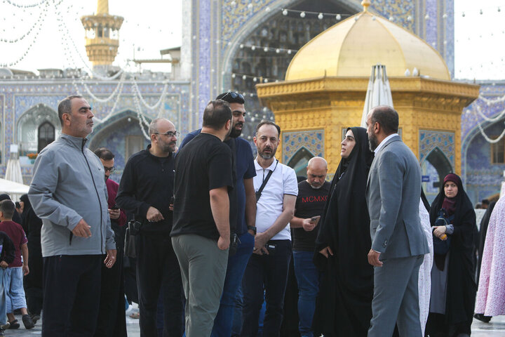 Informe fotográfico | Estudiantes de doctorado de la Universidad Islámica Azad, Sucursal de Beirut, visitan el Santuario Sagrado de Razavi