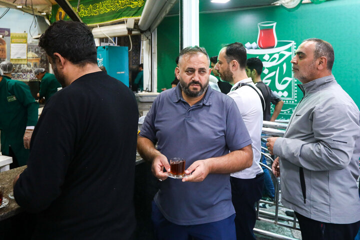 Informe fotográfico | Estudiantes de doctorado de la Universidad Islámica Azad, Sucursal de Beirut, visitan el Santuario Sagrado de Razavi