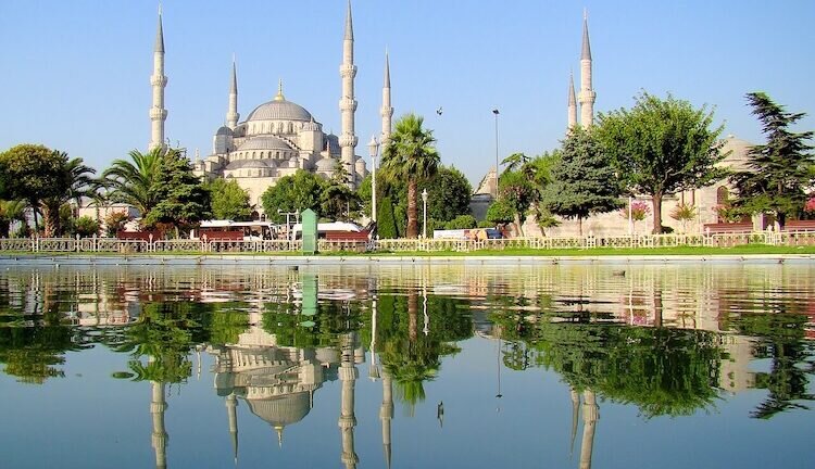 Western Double Standards on Islam Under Scrutiny, Analyst Says