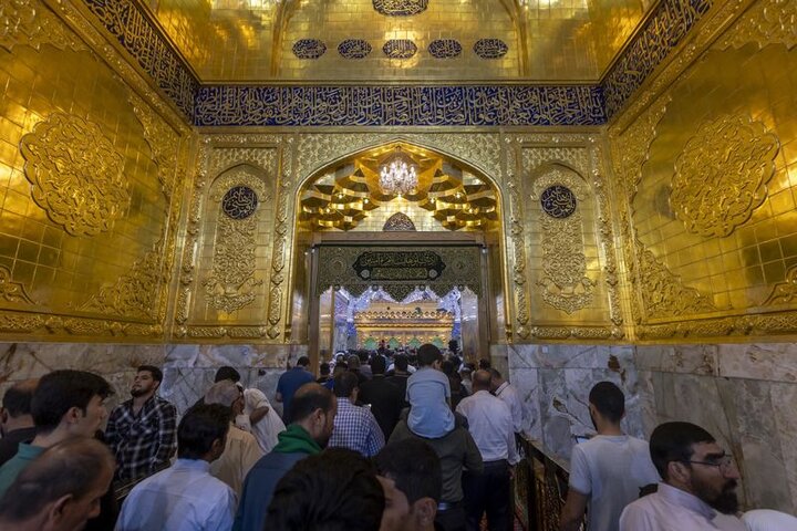 أجواء ليلة الجمعة الأولى من شهر ربيع الثاني عند مرقد أبي الفضل العباس (عليه السلام)