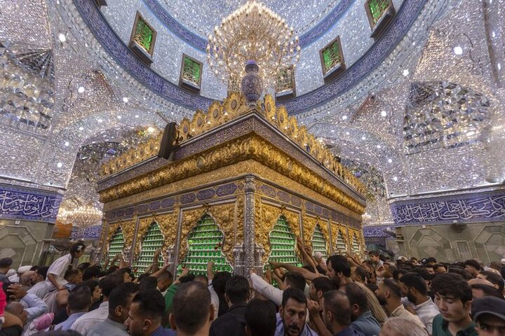 أجواء ليلة الجمعة الأولى من شهر ربيع الثاني عند مرقد أبي الفضل العباس (عليه السلام)