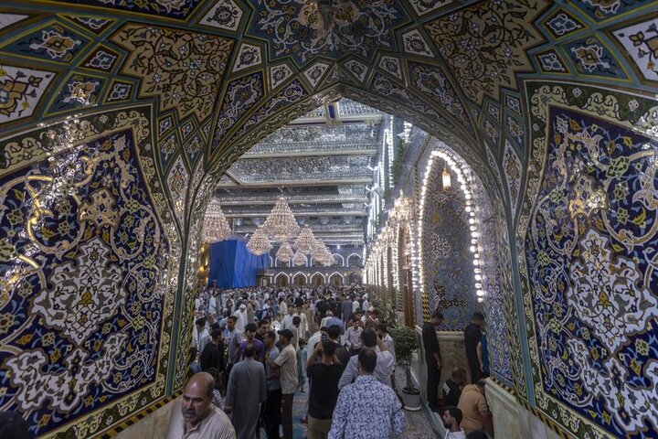 أجواء ليلة الجمعة الأولى من شهر ربيع الثاني عند مرقد أبي الفضل العباس (عليه السلام)