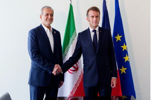 マクロン大統領によるイラン大統領との会談の語り