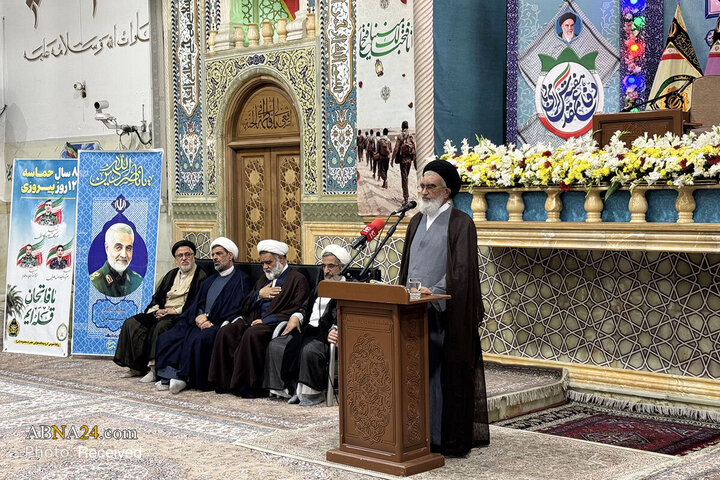 تقرير مصور/ حفل أسبوع الدفاع المقدس في حرم السيدة المعصومة (ع) بمدينة قم