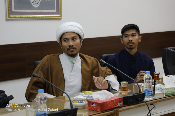 تقرير مصور/ أعضاء رابطة طلاب تايلند يلتقون الأمين العام للمجمع العالمي لأهل البيت(ع) في قم