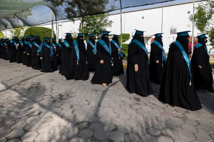 تقرير مصور/ حفل تخرج طالبات مدارس الكفيل الدينية النسوية في كربلاء المقدسة