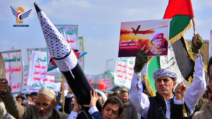 تقرير مصور/ بالعاصمة صنعاء اليمنية.. حشود مليونية في مسيرة دعما لغزة