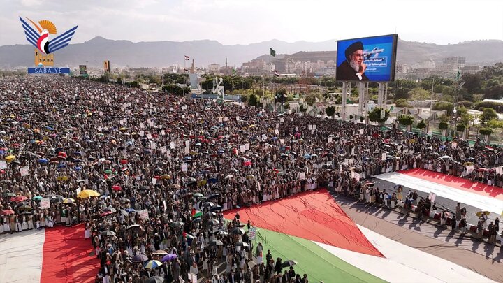 تقرير مصور/ بالعاصمة صنعاء اليمنية.. حشود مليونية في مسيرة دعما لغزة