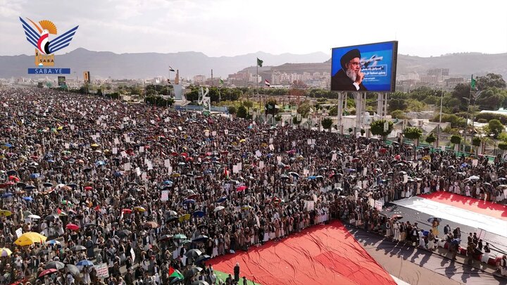 تقرير مصور/ بالعاصمة صنعاء اليمنية.. حشود مليونية في مسيرة دعما لغزة