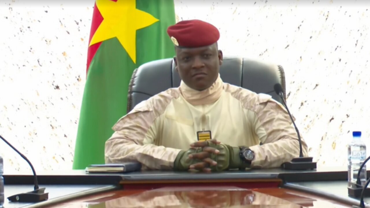 Ipinapasa ni Ibrahim Traoré ng Burkina Faso ang Rebolusyong Pampolitika at Pangkaisipan Lampas sa Heopolitika