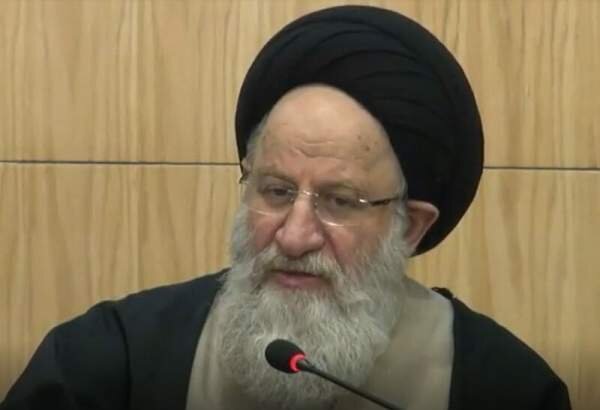 Ayatollah Golpayegani: Global Powers Seek to Tarnish Islam’s Image