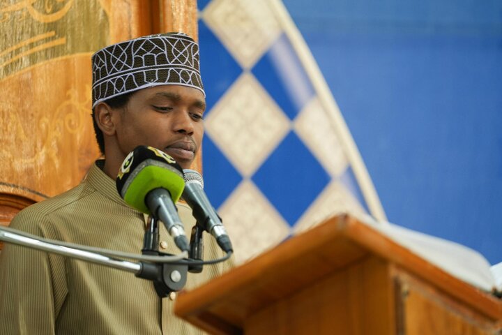 تقرير مصور/ المجمع العلمي يستأنف محفل عرش التلاوة الأسبوعي للقرآن الكريم في صحن أبي الفضل العباس(ع)