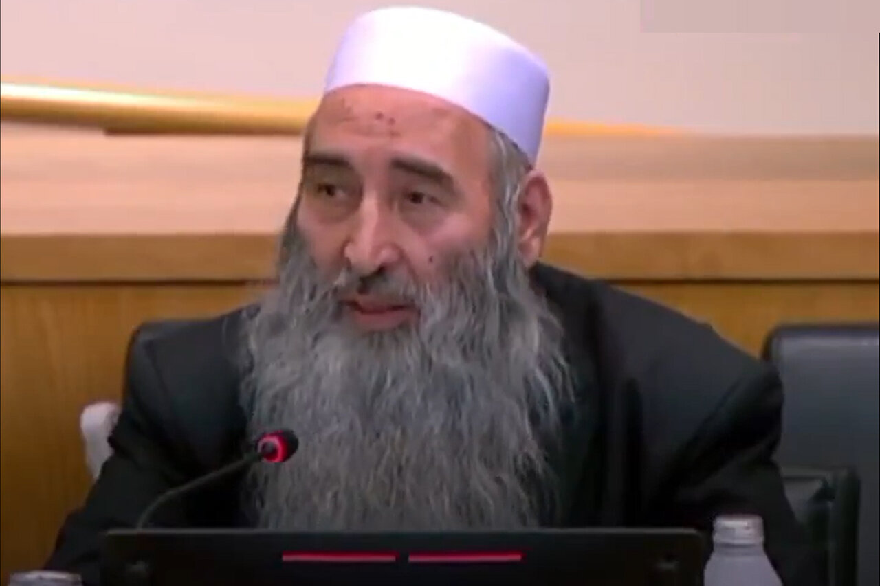 علما و مردم افغانستان «اسلامی بودن حکومت طالبان» را به چالش کشیدند