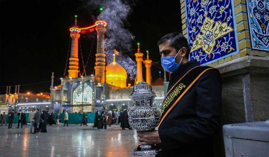 إقامة مراسم إحياء ذكرى استشهاد السيد نصر الله والسيد صفی الدين في حرم السيدة فاطمة المعصومة (س)