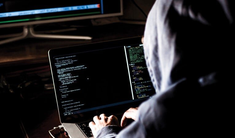 مكالمات تثير الذعر في "إسرائيل".. والأمن الإسرائيلي: إيران تحاول تجنيد عملاء