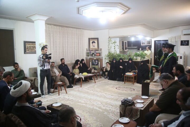 Photos: Honoring mother of martyr Dokhanchi by Hazrat Masoumeh shrine's servants