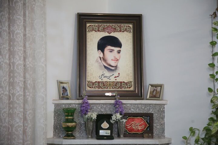 Photos: Honoring mother of martyr Dokhanchi by Hazrat Masoumeh shrine's servants