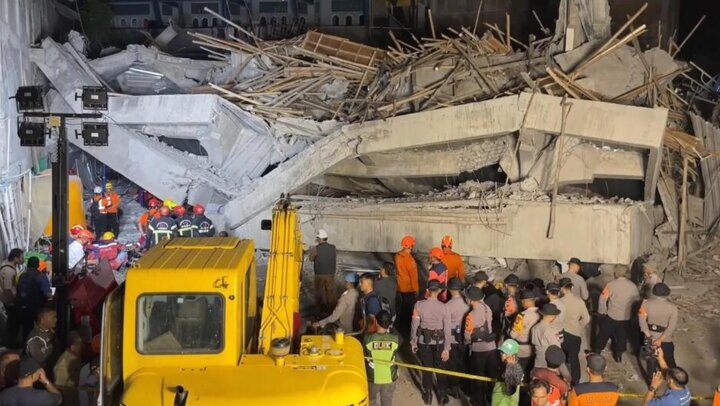 درگذشت ۳ دانش‌آموز اندونزیایی در حادثه ریزش ساختمان مدرسه اسلامی + ویدیو