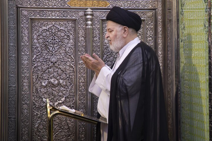 الوكيل العام للمرجعية الدينية العليا السيد جواد الشهرستاني يزور العتبة العباسية المقدسة