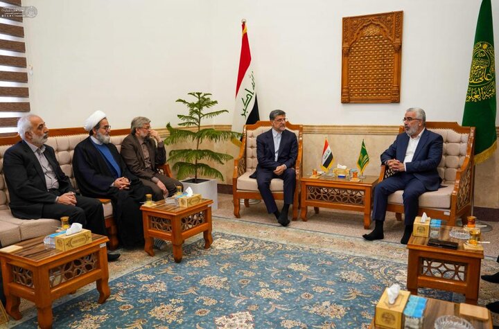 الأمين العامّ للعتبة العلويّة المقدّسة يستقبل قائم مقام العتبة الرضويّة المقدّسة