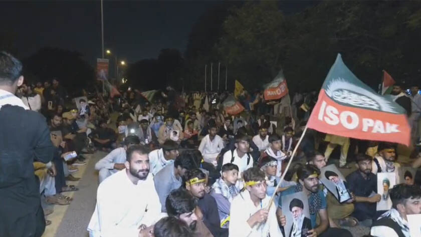Thousands of Pakistani students rally in Islamabad against U.S., Israel