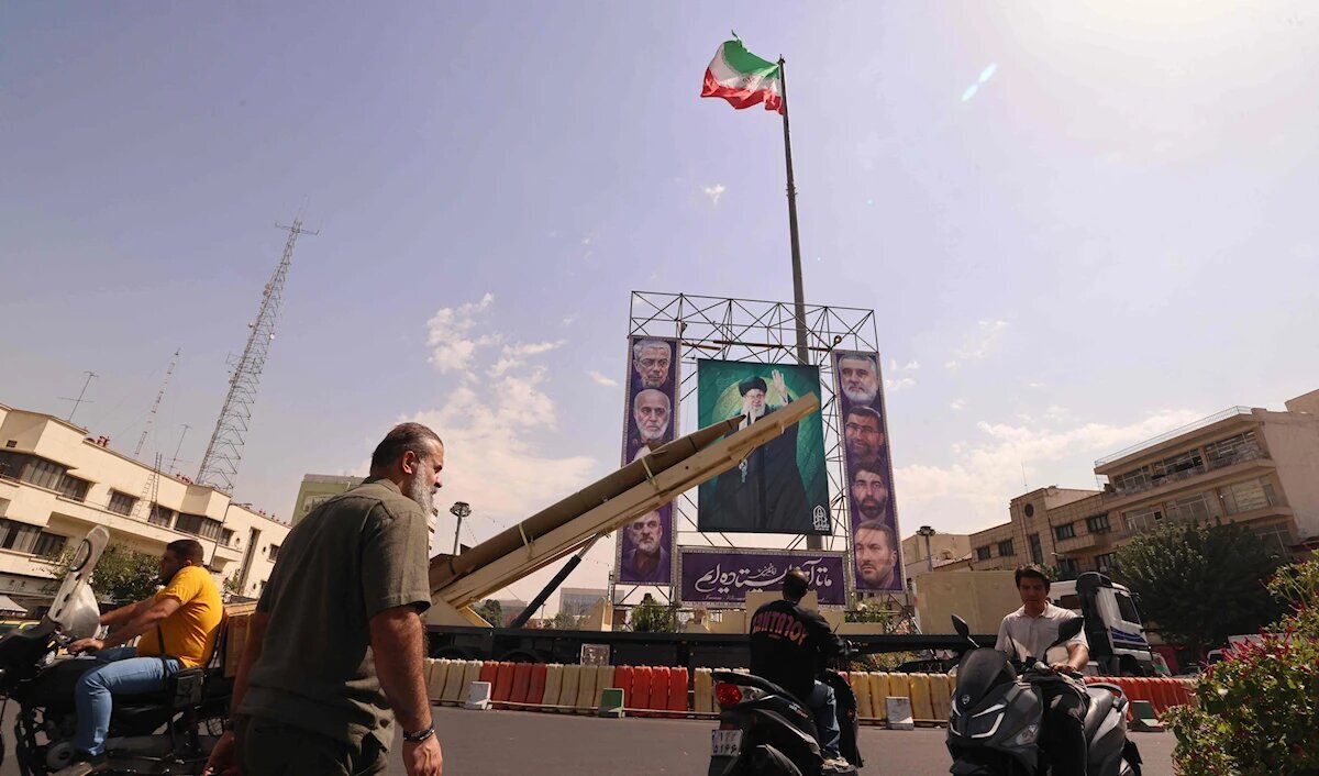 Uingereza Yaweka Vikwazo kwa Wizara za Mafuta na Nishati za Iran / Vikwazo Vipya vya London dhidi ya Watu na Taasisi 71 za Iran