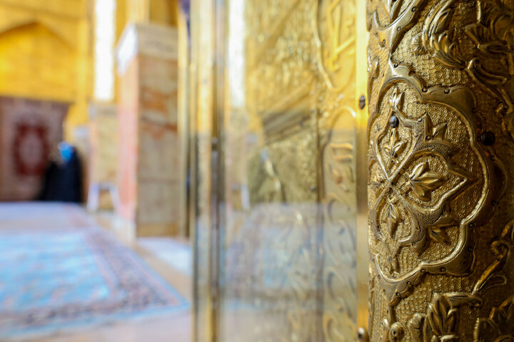 تقرير مصور/ الإیوان الذهبي لصحن الثورة الإسلامية في الحرم الرضوي الشریف