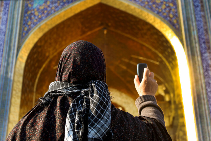 تقرير مصور/ الإیوان الذهبي لصحن الثورة الإسلامية في الحرم الرضوي الشریف