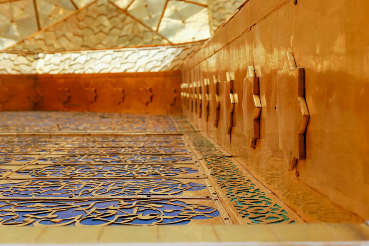 تقرير مصور/ الإیوان الذهبي لصحن الثورة الإسلامية في الحرم الرضوي الشریف