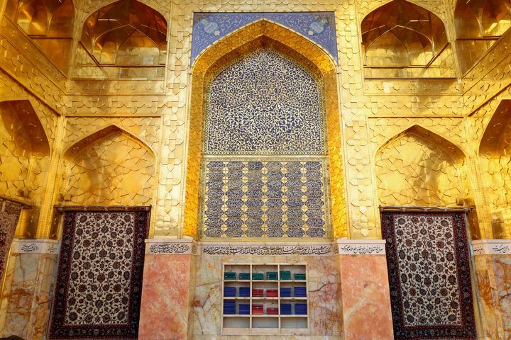 تقرير مصور/ الإیوان الذهبي لصحن الثورة الإسلامية في الحرم الرضوي الشریف