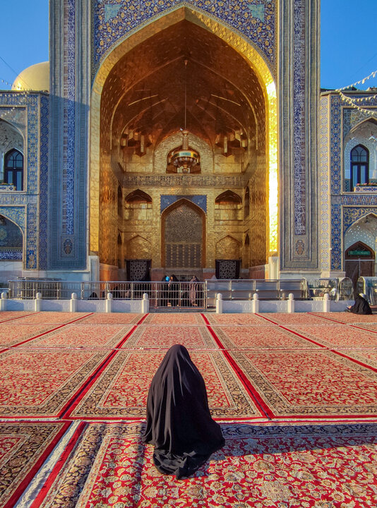 تقرير مصور/ الإیوان الذهبي لصحن الثورة الإسلامية في الحرم الرضوي الشریف